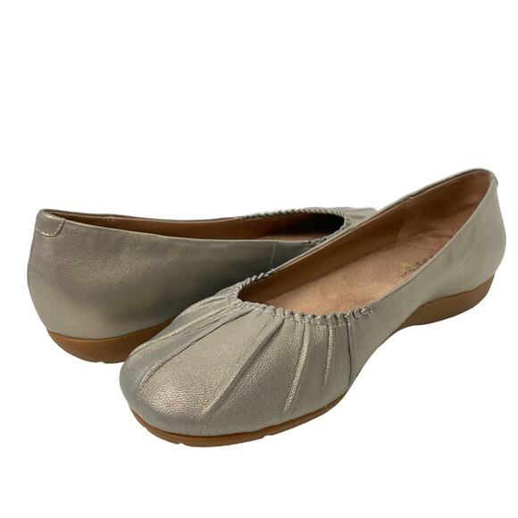 Abeo | NARROW Taylin Neutral Gold Shimmer Metallic Leather Comfort Flats - Picture 1 of 9